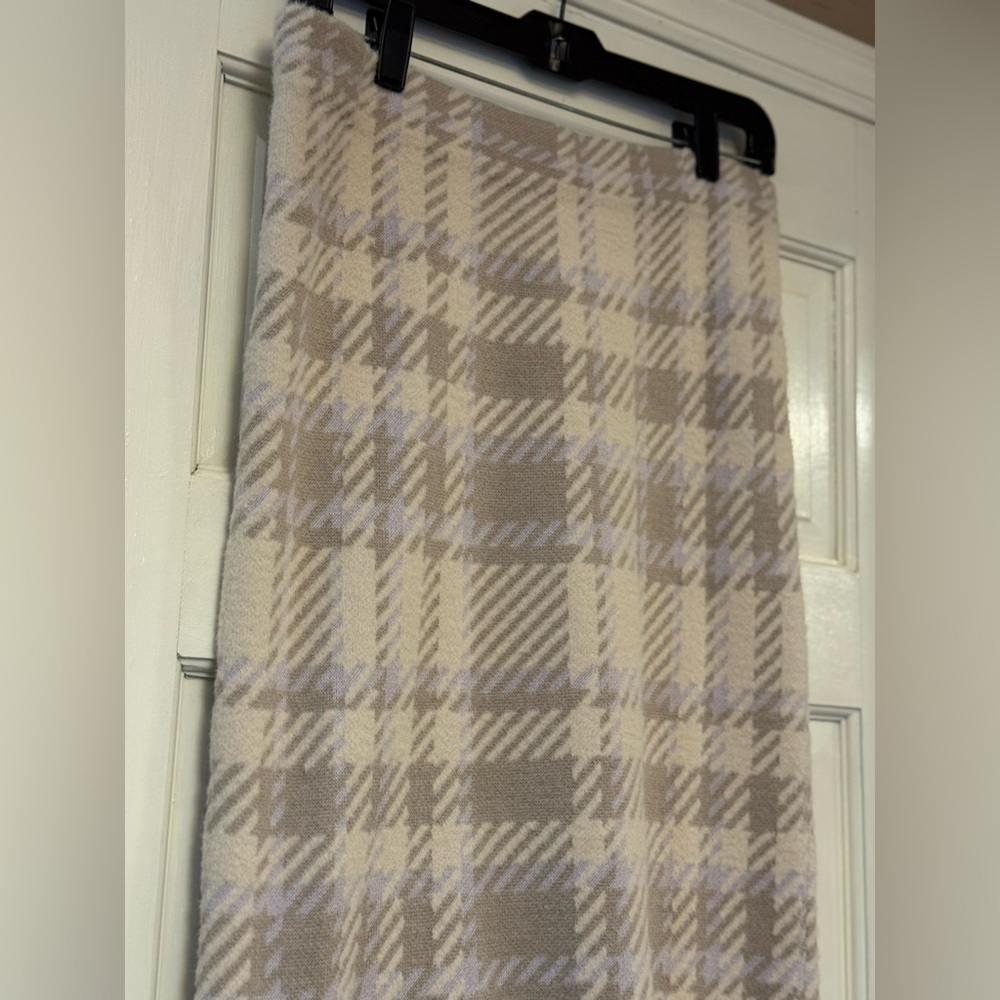 Ann Taylor Checkered Skirt Set in Cream and Tan - Picture 8 of 13